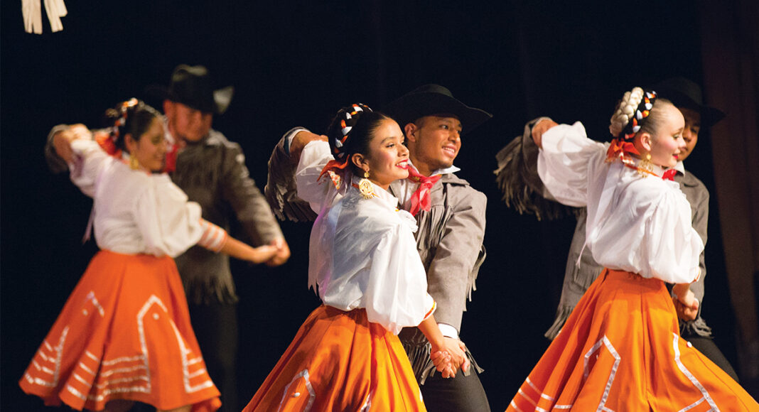 Youth dancers from Senderos winter show in 2016.