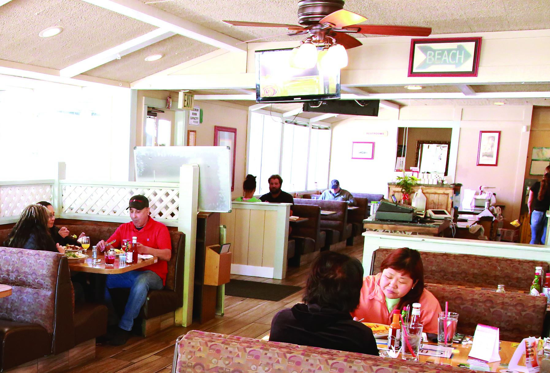 Capitola Diner Sports Bar Offers Hearty Meals and Friendly